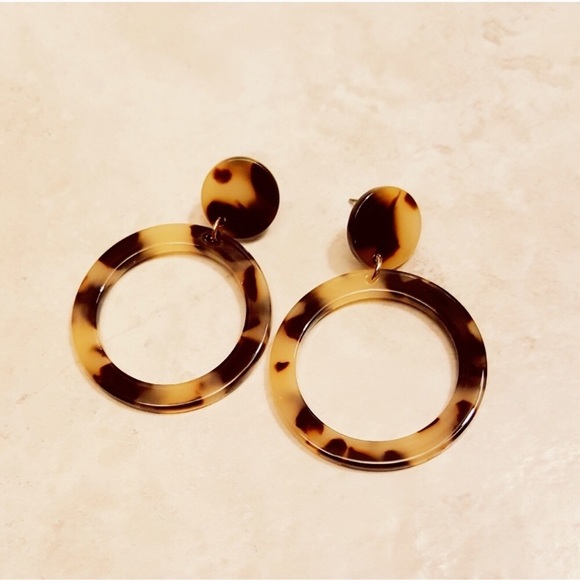 Geometric Pendant Drop Earrings - Picture 4 of 6